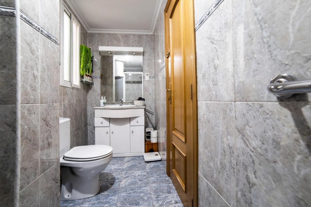 Awesome apartment center Valencia Exterior foto